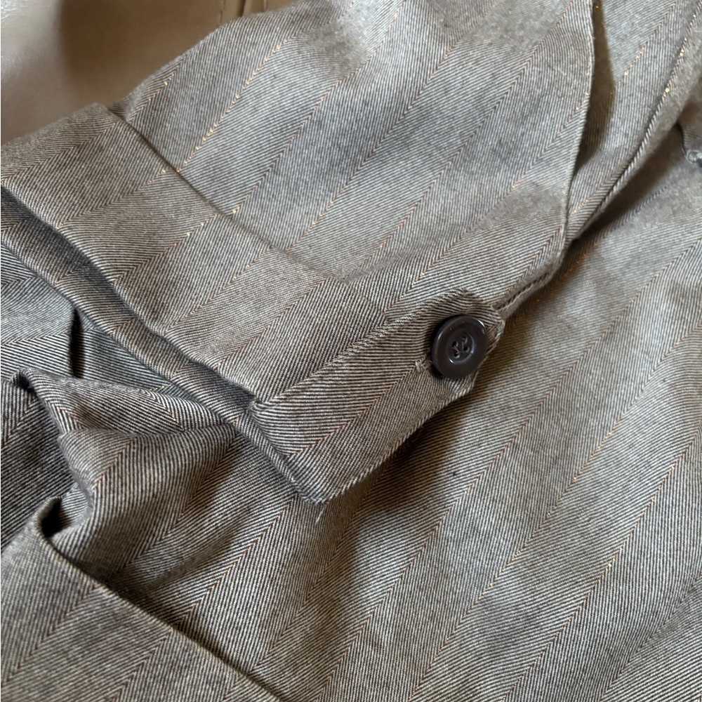 Tan 3 inch fancy elevated cuffed bottoms wide leg shorts - Picture 2 of 4